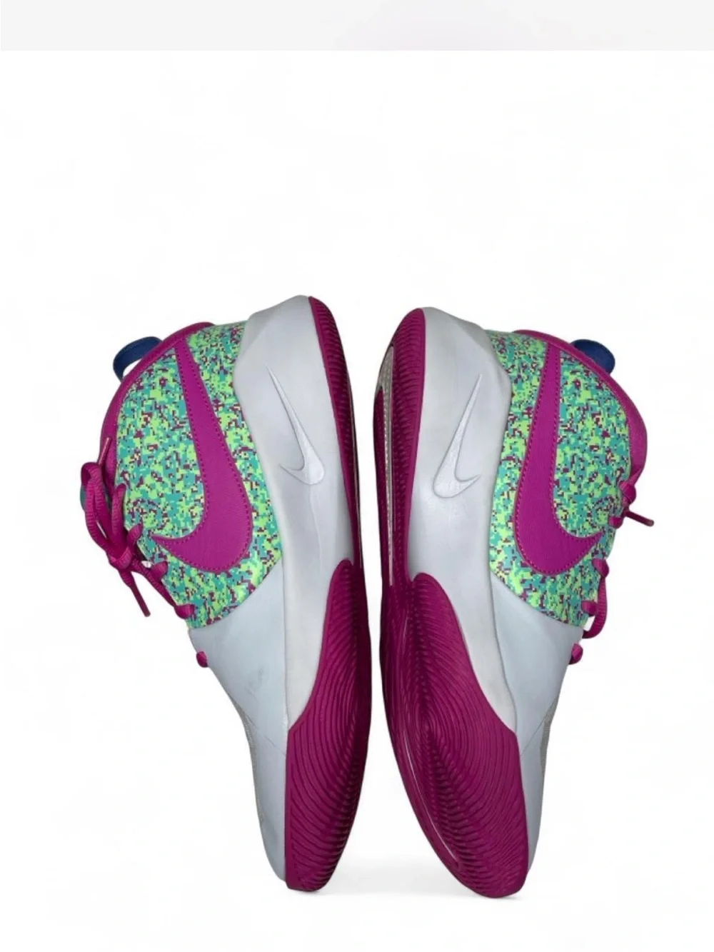 Nike Team Hustle D 9 DIGI Pink Teal Basketball Shoes Youth 6.5Y